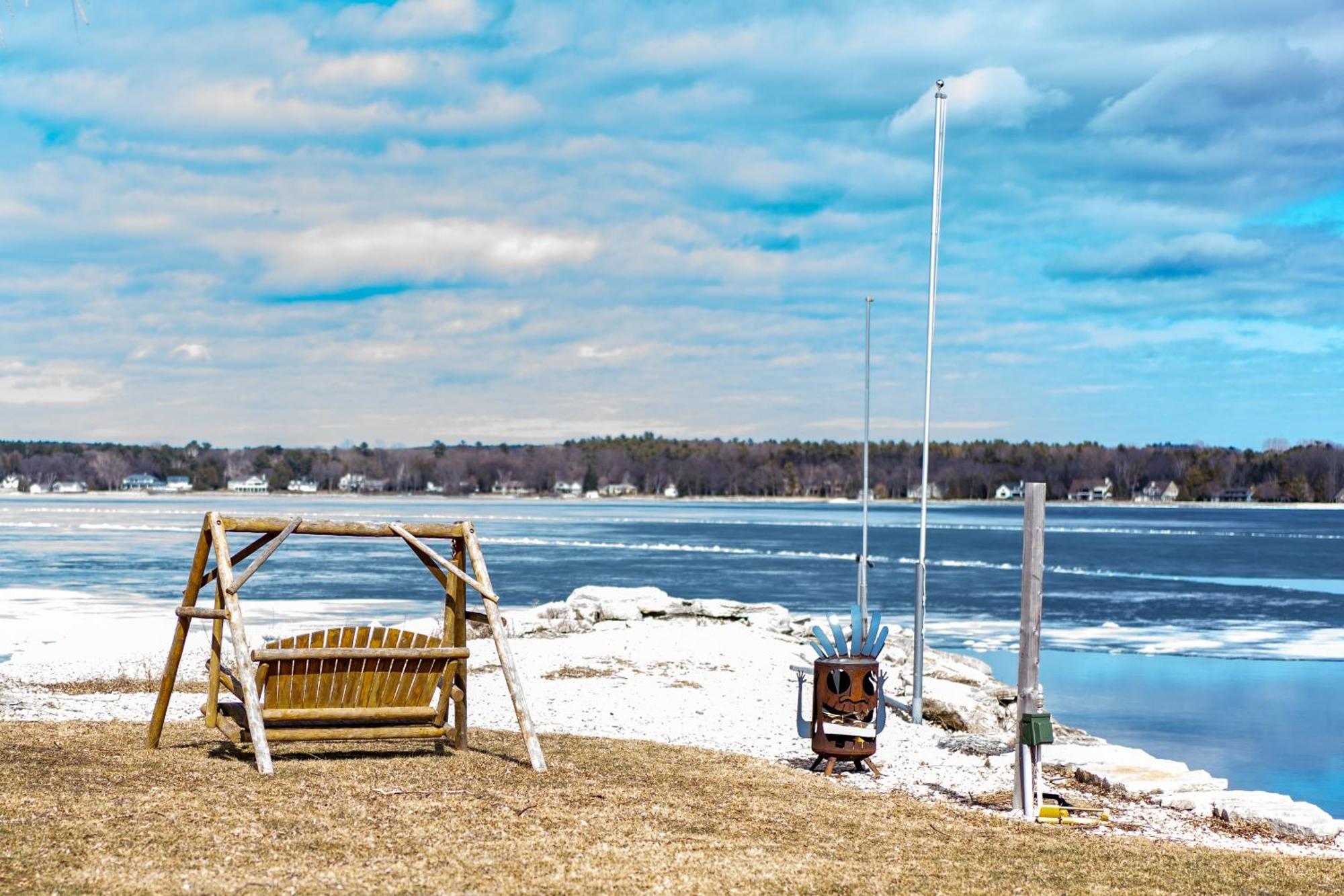 Harbor 2* Sturgeon Bay